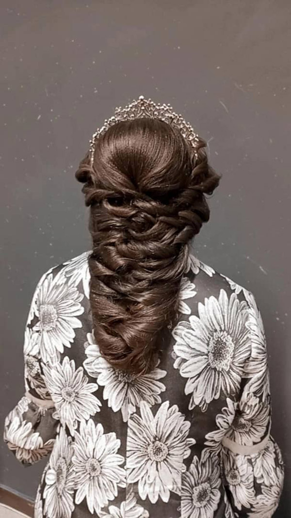 عکس های آموزشگاه آرایشگری گونش عکس های آموزشگاه آرایشگری گونش