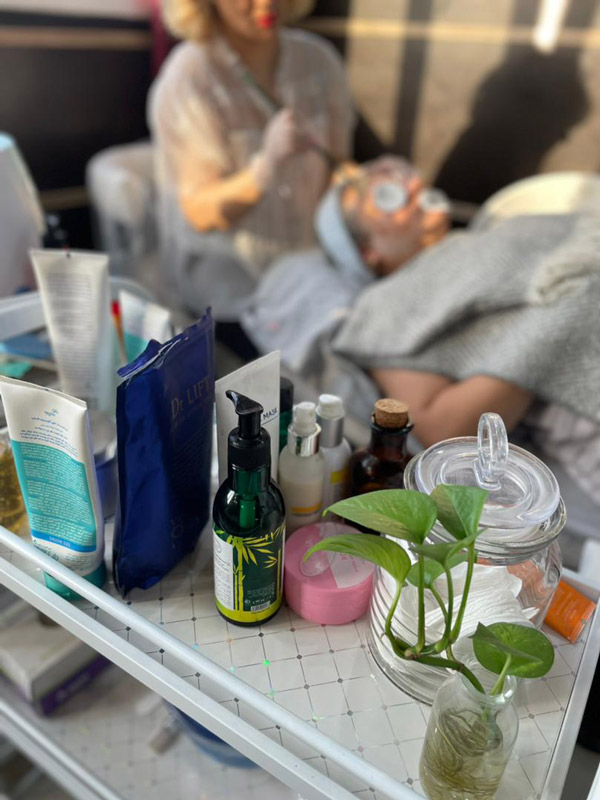 عکس های آموزشگاه آرایشگری برنز عکس های آموزشگاه آرایشگری برنز