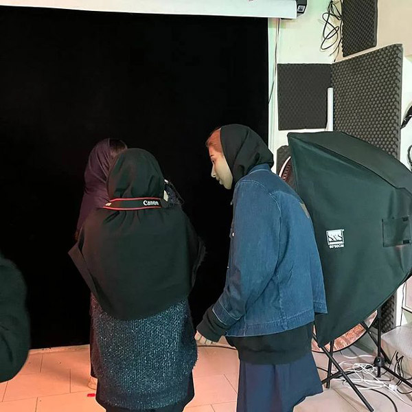 عکس های هنرستان دخترانه غیرانتفاعی پدیده عکس های هنرستان دخترانه غیرانتفاعی پدیده