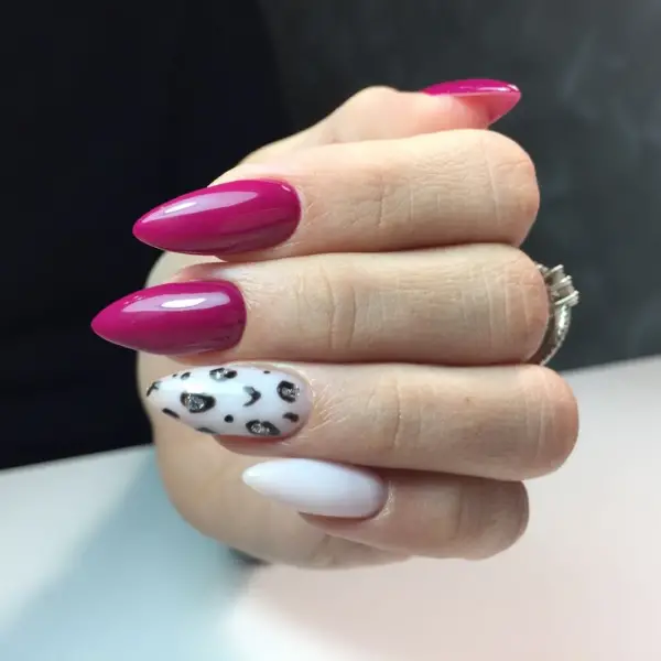 عکس های خدمات تخصصی کاشت ناخن یلدا صدرا عکس های خدمات تخصصی کاشت ناخن یلدا صدرا