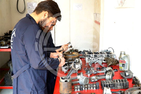 عکس های آموزشگاه مکانیک و برق خودرو علم و صنعت عکس های آموزشگاه مکانیک و برق خودرو علم و صنعت