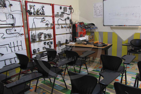 عکس های آموزشگاه مکانیک و برق خودرو علم و صنعت عکس های آموزشگاه مکانیک و برق خودرو علم و صنعت