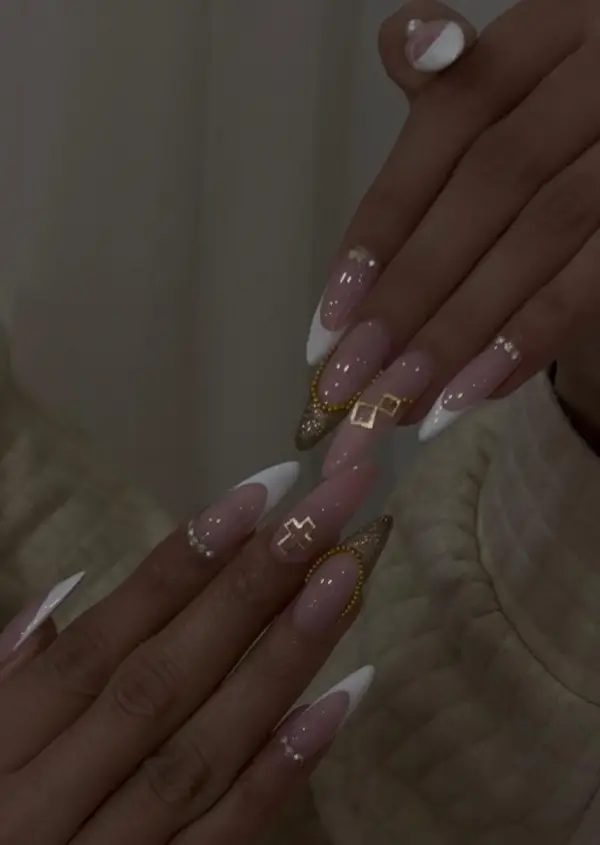 عکس های مرکز کاشت ناخن سحر روشن عکس های مرکز کاشت ناخن سحر روشن