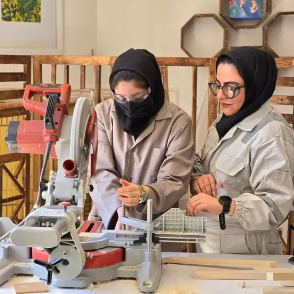 عکس های هنرستان غیردولتی دخترانه پرتوهنر عکس های هنرستان غیردولتی دخترانه پرتوهنر