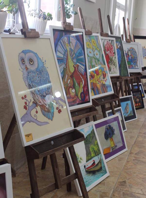 عکس های هنرستان غیردولتی دخترانه پرتوهنر عکس های هنرستان غیردولتی دخترانه پرتوهنر