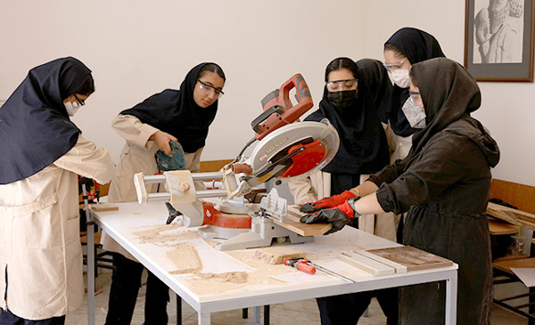 عکس های هنرستان غیردولتی دخترانه پرتوهنر عکس های هنرستان غیردولتی دخترانه پرتوهنر