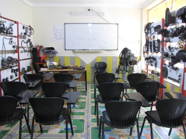 عکس های آموزشگاه مکانیک و برق خودرو علم و صنعت عکس های آموزشگاه مکانیک و برق خودرو علم و صنعت