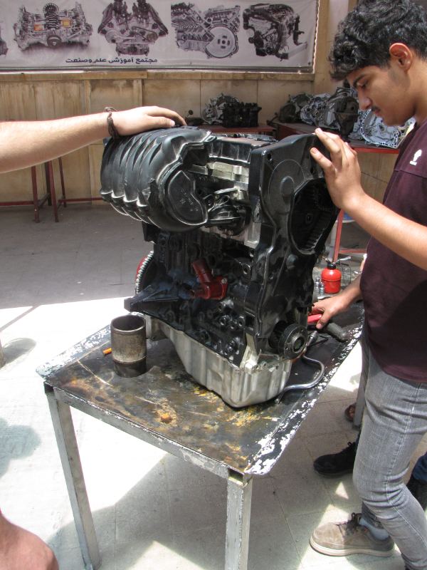 عکس های آموزشگاه مکانیک و برق خودرو علم و صنعت عکس های آموزشگاه مکانیک و برق خودرو علم و صنعت