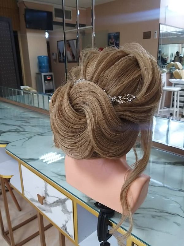 عکس های آموزشگاه آرایشگری دلارام عکس های آموزشگاه آرایشگری دلارام