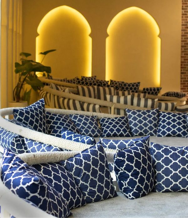 عکس های مجموعه گردشگری اسب سفید شیرازیس عکس های مجموعه گردشگری اسب سفید شیرازیس