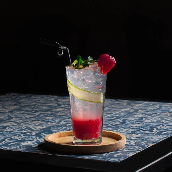 عکس های مجموعه گردشگری اسب سفید شیرازیس عکس های مجموعه گردشگری اسب سفید شیرازیس