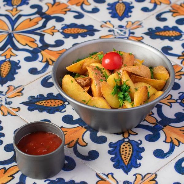 عکس های مجموعه گردشگری اسب سفید شیرازیس عکس های مجموعه گردشگری اسب سفید شیرازیس