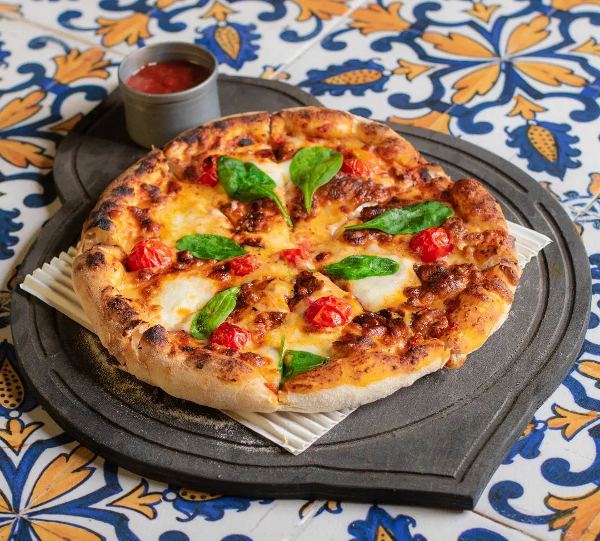 عکس های مجموعه گردشگری اسب سفید شیرازیس عکس های مجموعه گردشگری اسب سفید شیرازیس