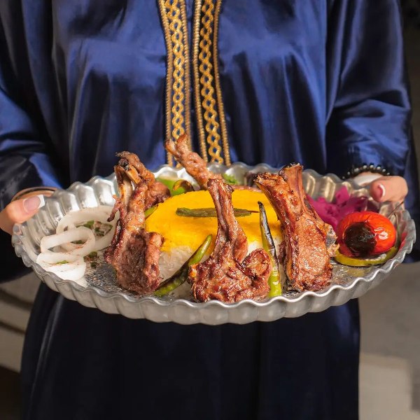 عکس های مجموعه گردشگری اسب سفید شیرازیس عکس های مجموعه گردشگری اسب سفید شیرازیس